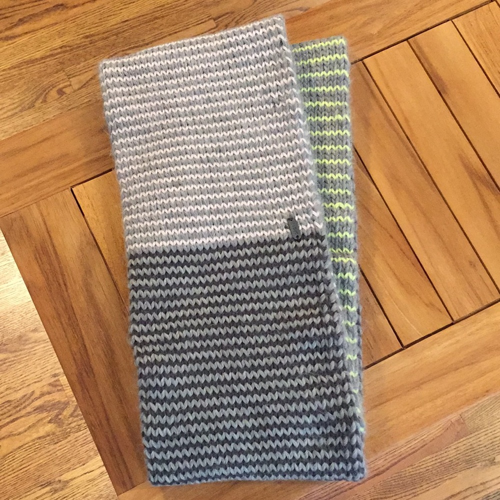 PAC sun infinity scarf